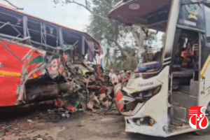 মাদারীপুরে যাত্রীবাহী দুটি বাসের সংঘর্ষে তিনজন নিহত